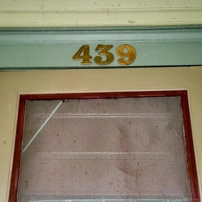 Foto del edificio - 439 Grafton Ave