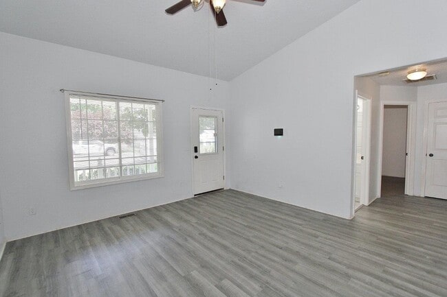 Foto del edificio - Single-Level Home in Quiet Neighborhood