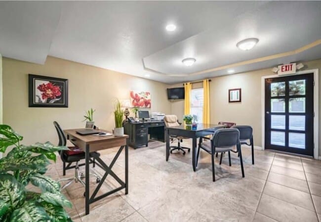 MANAGEMENT LEASING OFFICE - Lodge Apartments Pascagoula