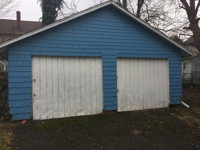 Building Photo - 808 Cody Ct NW