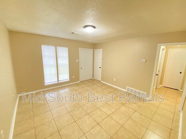 Building Photo - 3911 Aqua Cove