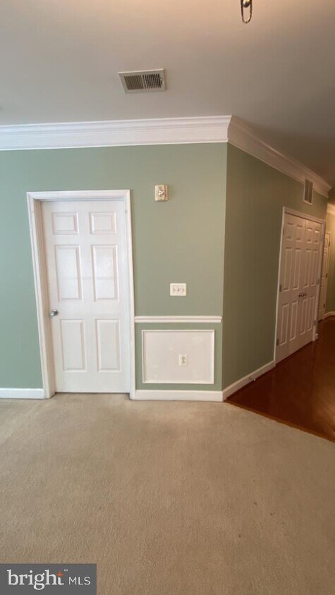Primary Photo - 701 Cobblestone Blvd