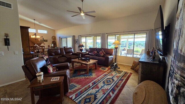 Foto del edificio - 37796 S Golf Course Dr