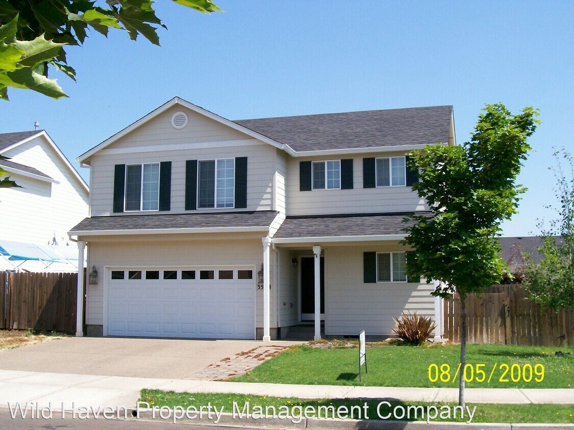Primary Photo - 3548 NE Golden Leaf Ln