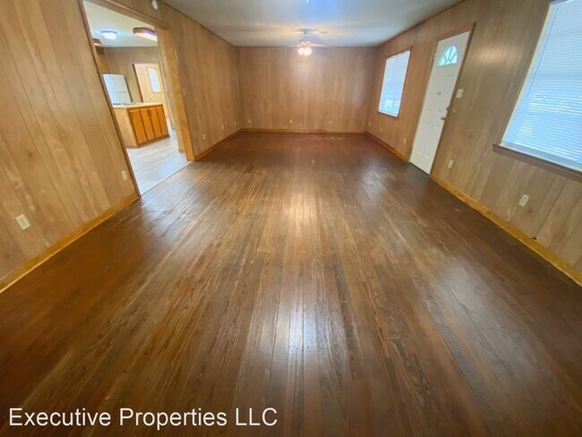 Building Photo - 3 br, 1.5 bath House - 312 South Kinney St...