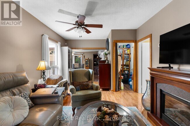 Photo du bâtiment - 5621 Glenholme Ave