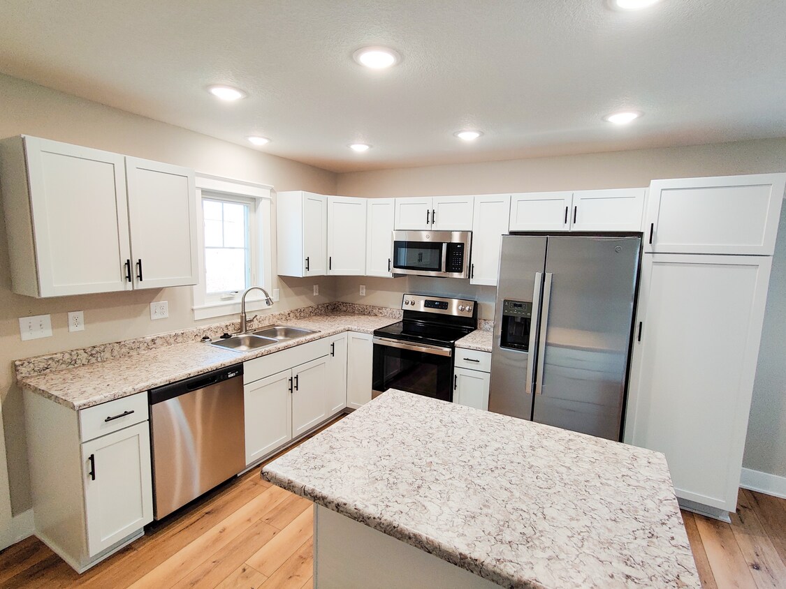 2024 Maple St, Des Moines, IA 50317 House Rental in Des Moines, IA