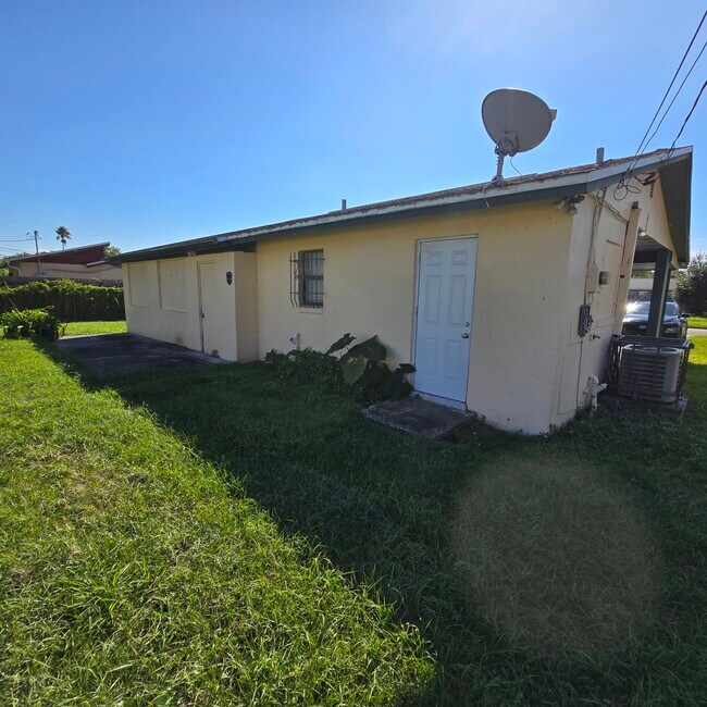 Building Photo - 4487 Wheatley st