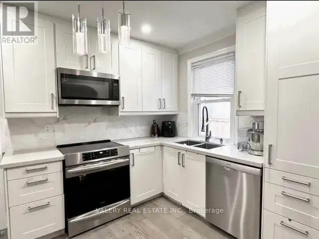 Building Photo - 133 Meadowvale Dr