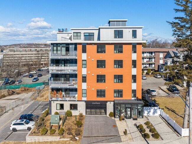 Building Photo - 11 Oak Grove Ter