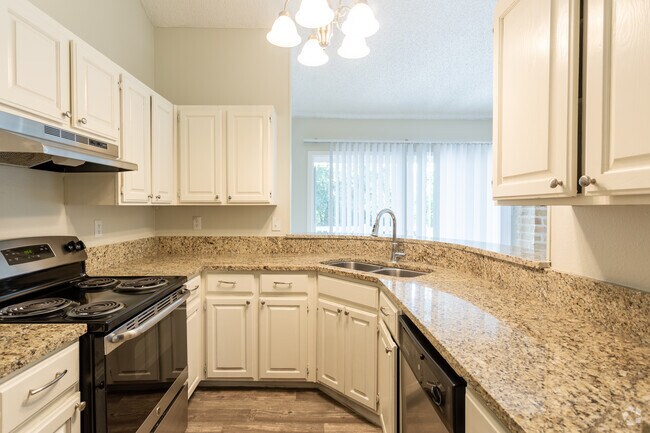 2 BR, 2 BA 1120 SF - Oakhampton Place