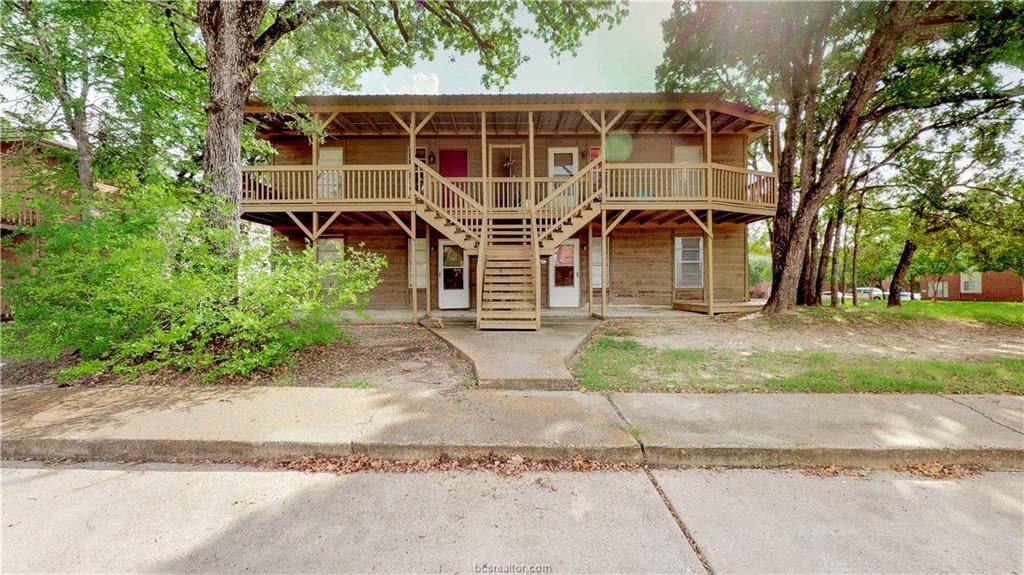 Primary Photo - 2401 Bandera Dr