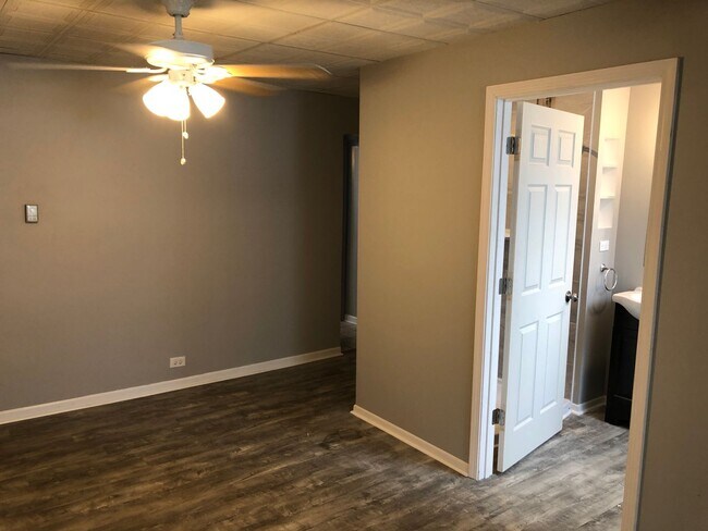 Foto del edificio - Lawrenceville - 3 BR Single Family Home, Newly Remodeled!  Off Street Parking!