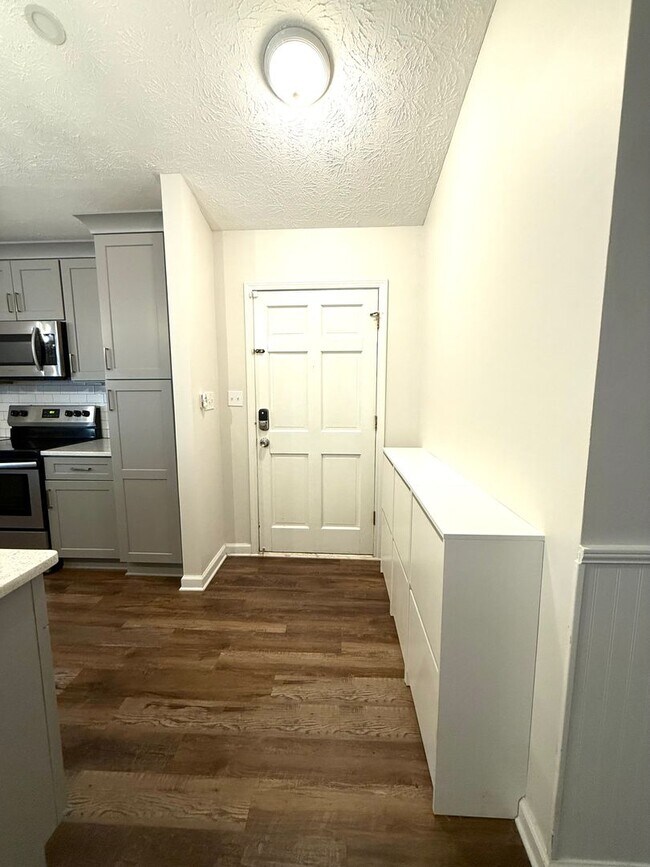 Foto del edificio - Renovated 3 bedroom 2 bath Ranch