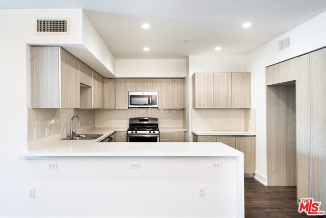Foto del edificio - 409 N Hayworth Ave