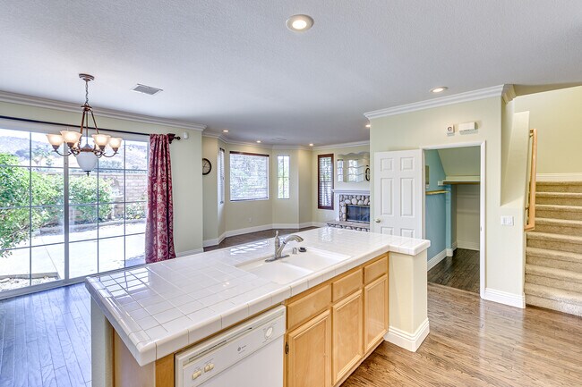 Foto del edificio - 5960 Juniper Ct