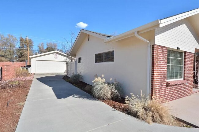 Foto del edificio - 1320 E La Salle St