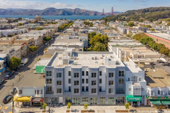 Building Photo - 2224 Clement St