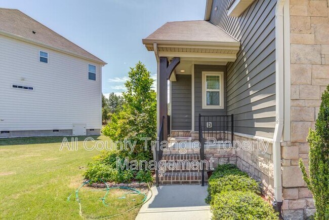 Building Photo - 5100 Trembath Ln