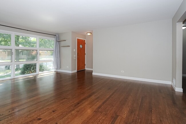 Foto del edificio - 9128 Birch Ave