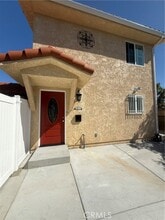 Building Photo - 746 W 4th Ave
