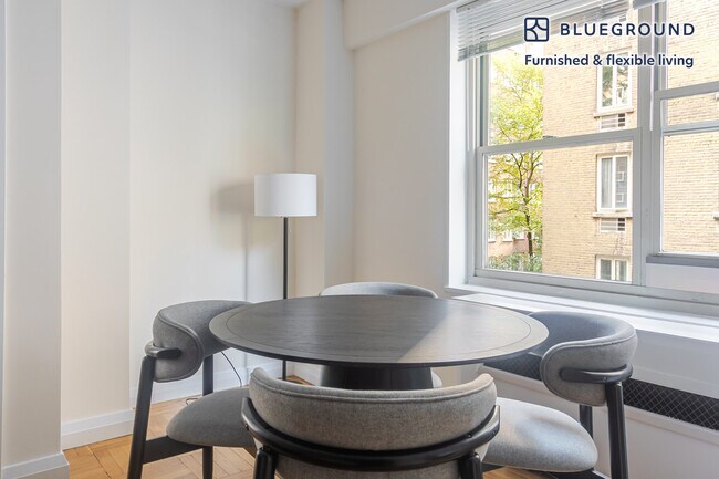 Foto del edificio - 30 Park Ave