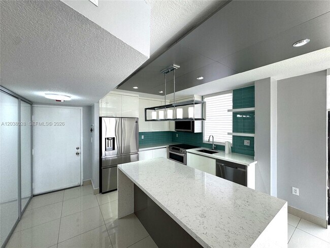 Foto del edificio - 18000 NW 68th Ave
