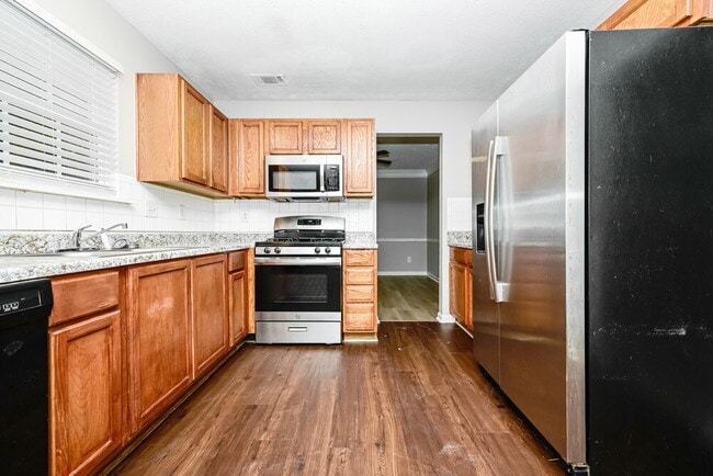 Building Photo - 4107 Shoreside Cir SW