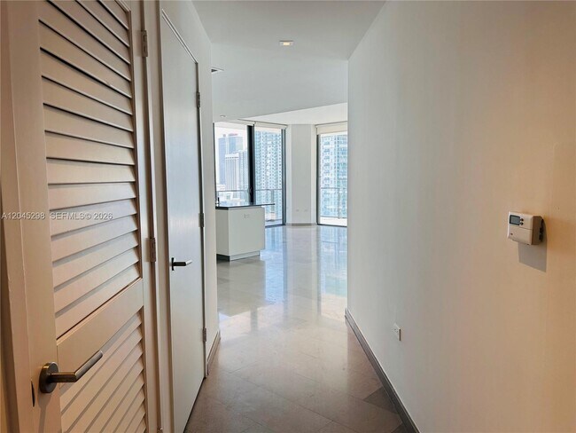 Foto del edificio - 88 SW 7th St