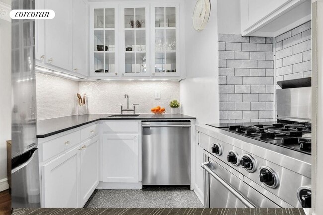 Foto del edificio - 116 Pinehurst Ave