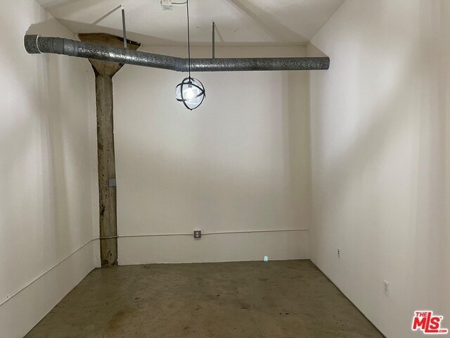 Building Photo - 315 E 8th St