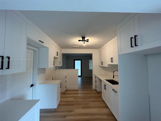 Building Photo - 3200 SW 79th Ave