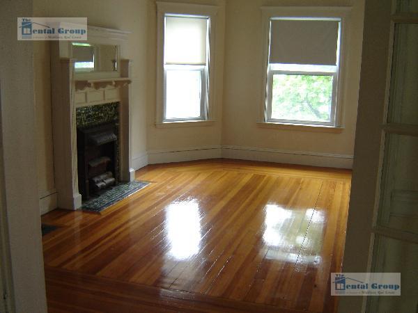 Building Photo - 129 Warren St