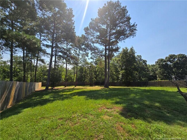 Foto del edificio - 150 Bear Creek Dr