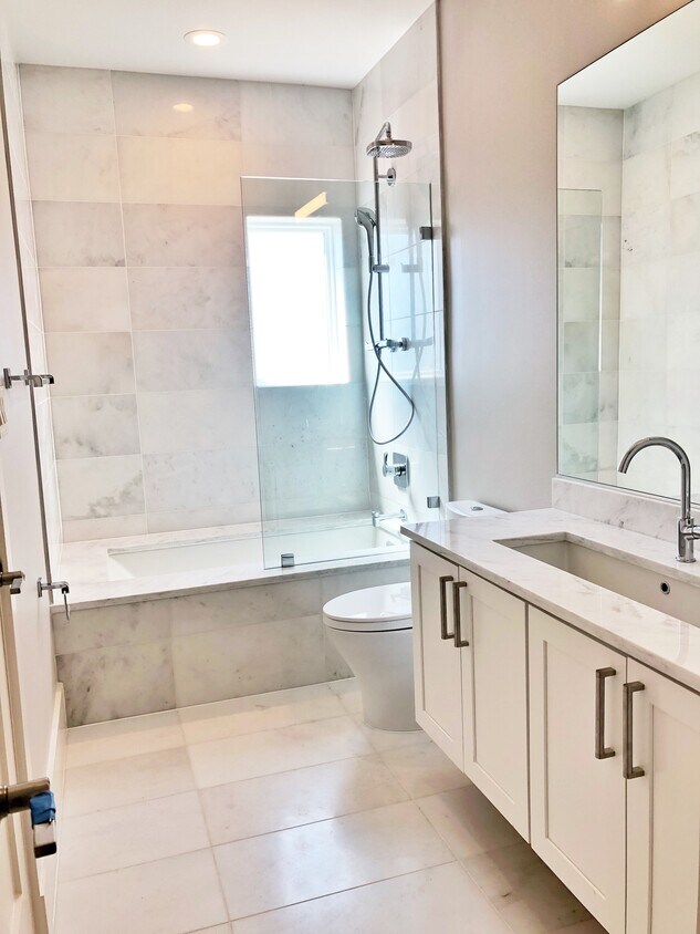 Foto principal - 3801 New Hampshire Ave NW