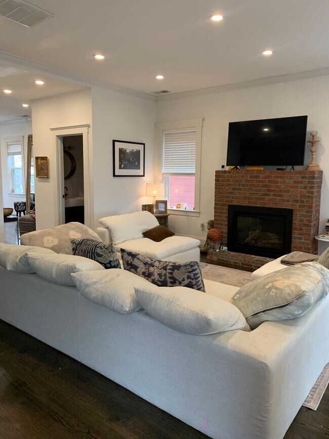 Foto del edificio - Beautiful 3 bedroom in South Boston