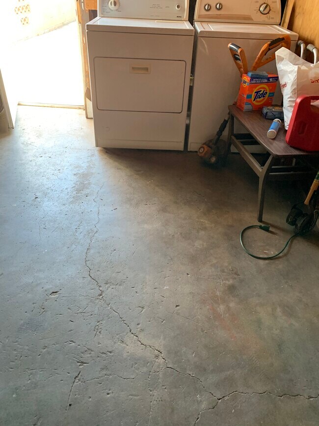Foto del edificio - 3107 E 65th St