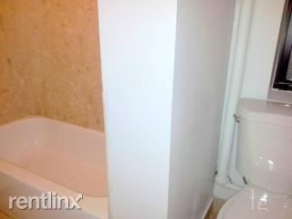 Building Photo - 261 E 78th St