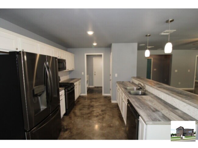 Foto del edificio - Ideal Comfort and Value!