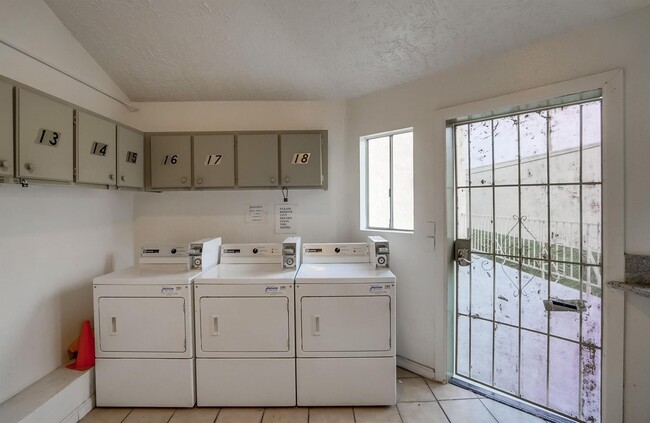 Interior Photo - 3638 W 113th St