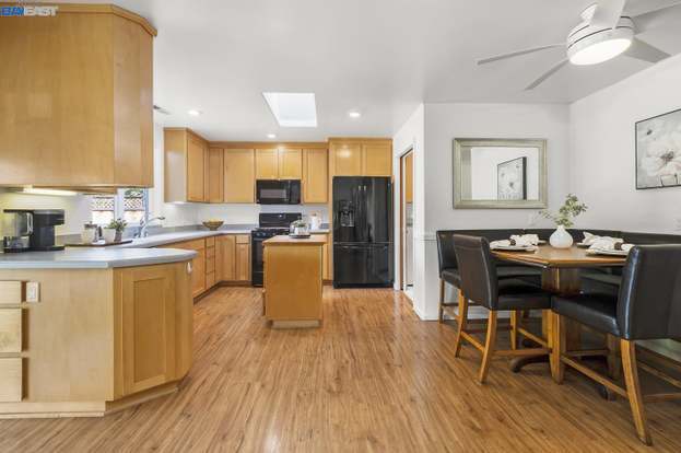 Foto del edificio - 41345 Roberts Ave