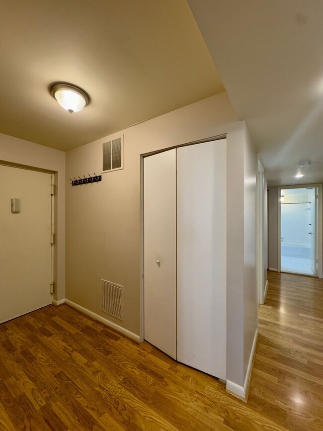 Building Photo - Charming 2 Bedroom/ 2 Bathroom Apartment in Mays Chapel, MD!