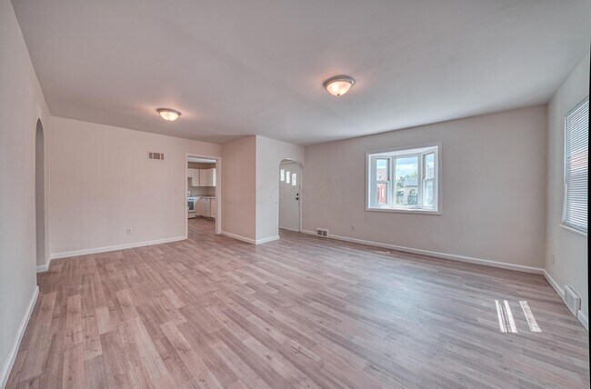 Building Photo - 1139 Miller Ave