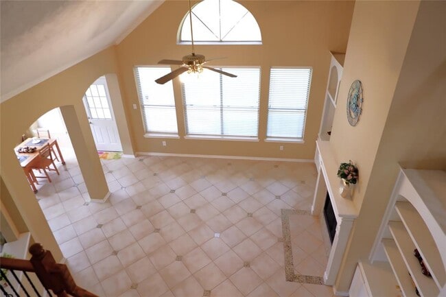 Building Photo - 2610 Parkbriar Ln