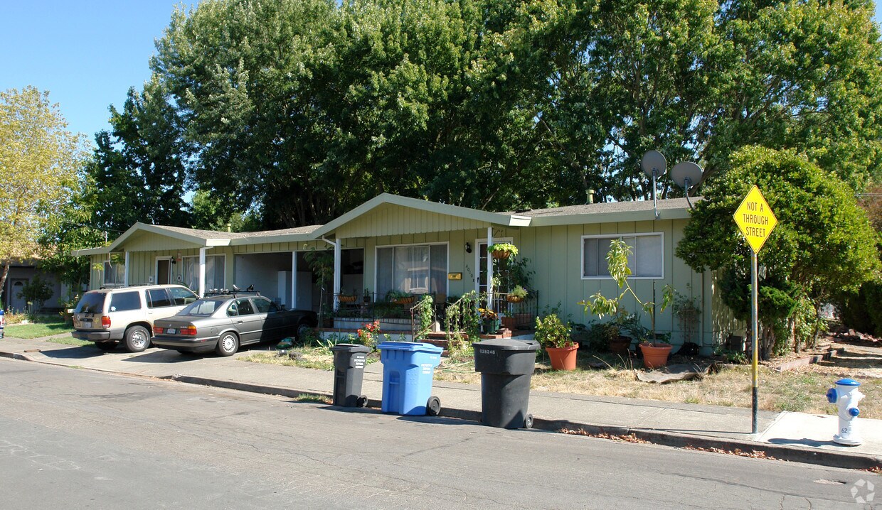 Building Photo - 4010 Princeton Dr