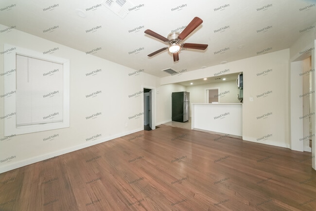 Building Photo - 3213 SW 37th St