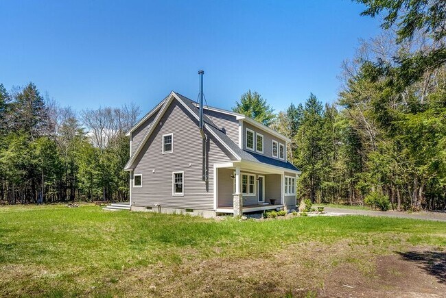 Building Photo - 15 Grey Hawk Ln