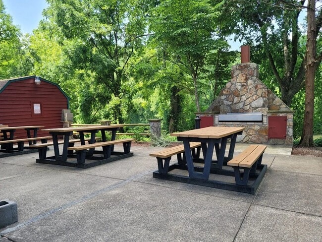 Building Photo - 1 Kanawha Terrace