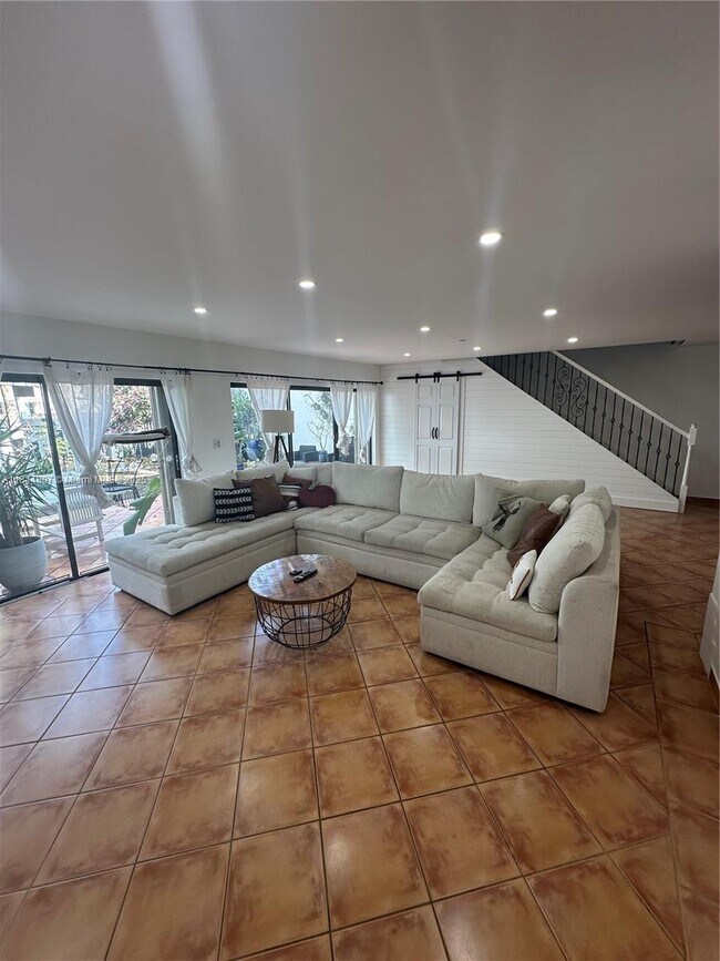 Foto del edificio - 541 NE 199th Ln