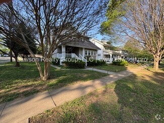 Building Photo - 2145 Maiden Ln SW